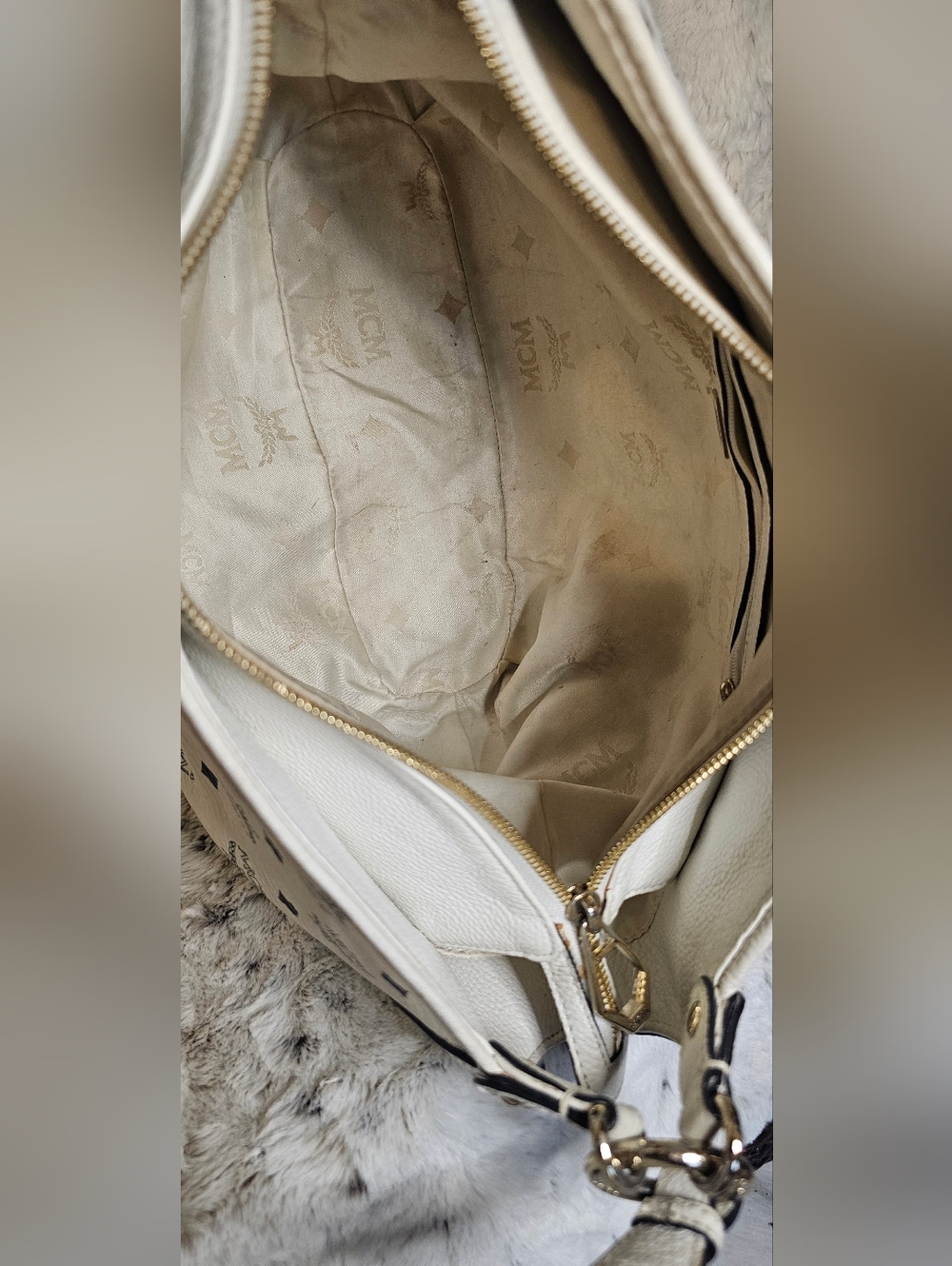 MCM White Visetos Hobo Shoulder Bag - Picture 8 of 15